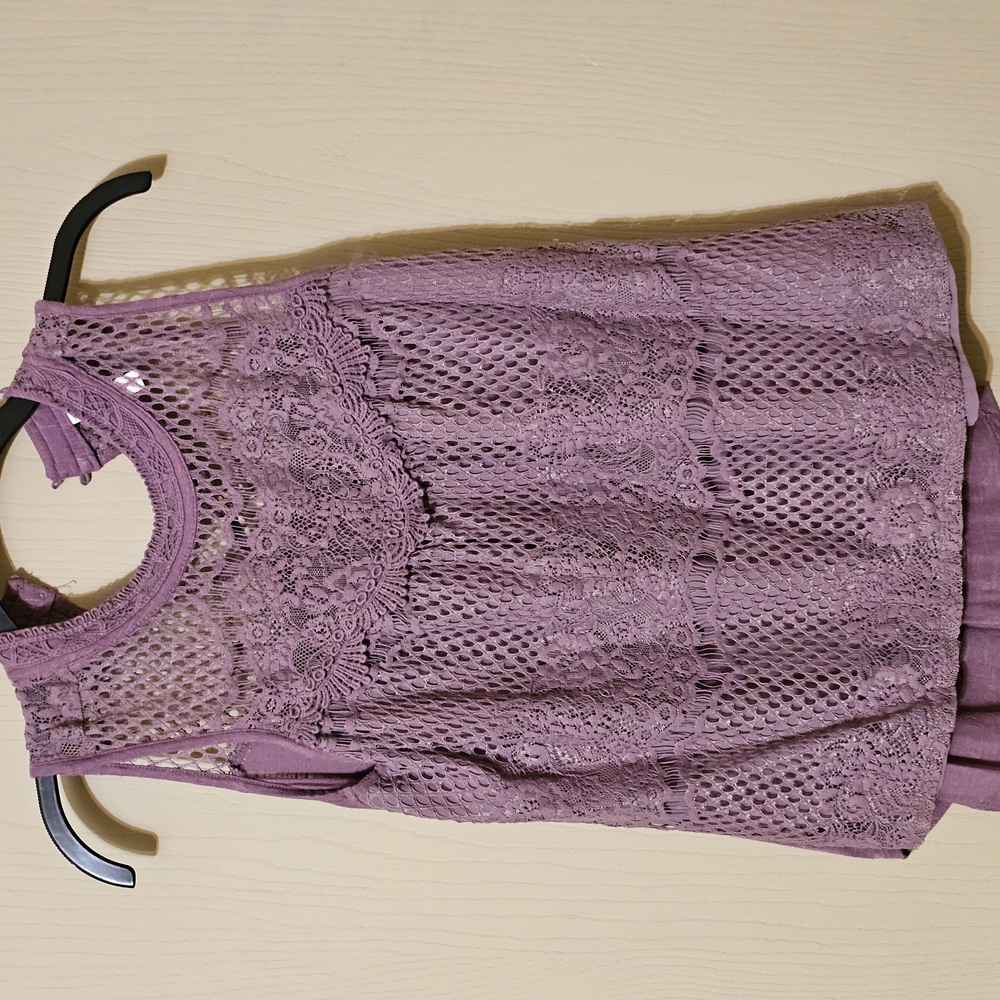 Lace Sleeveless Top in Purple
